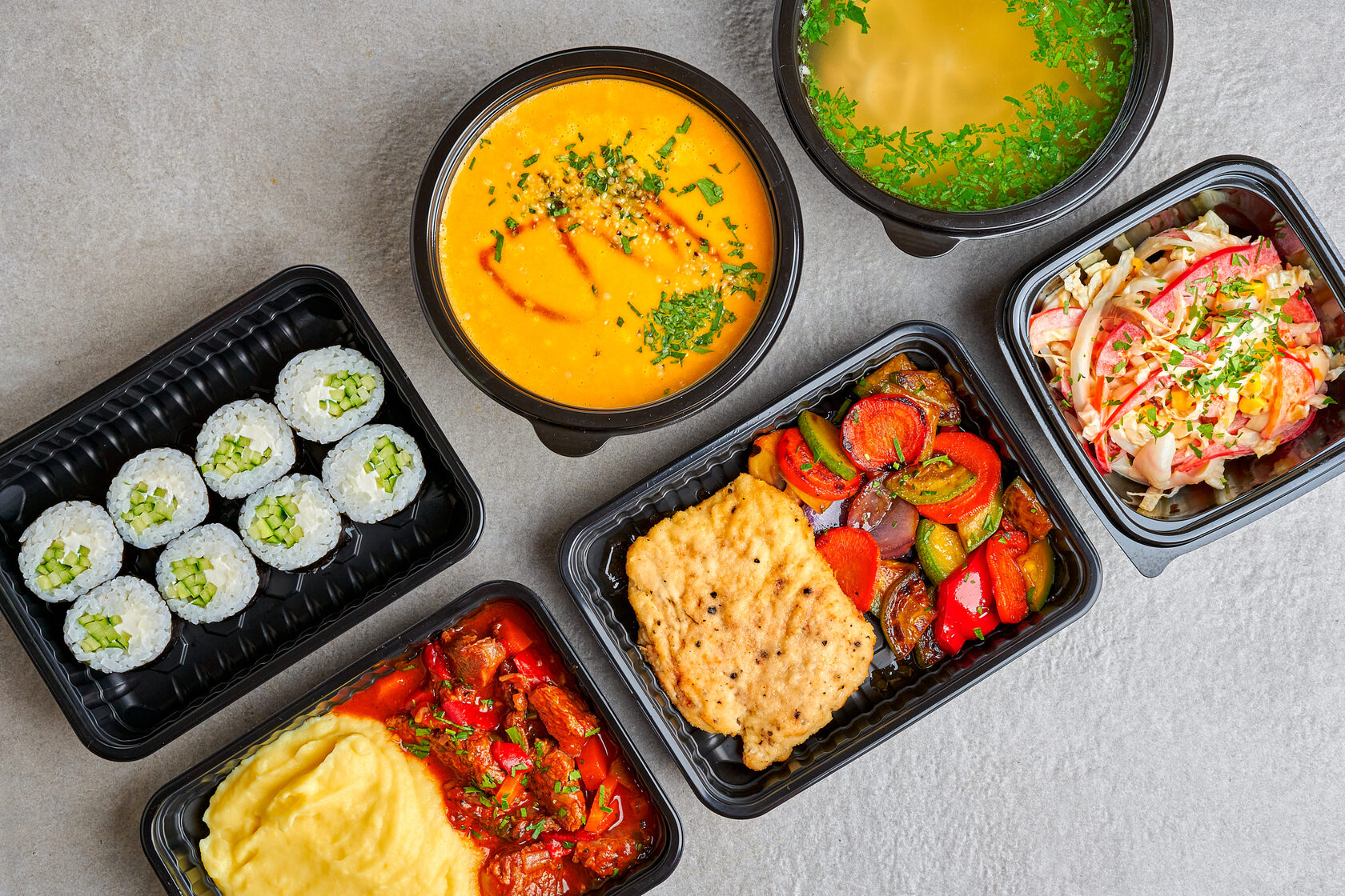 Wie wirkt sich das Design von Lebensmittelschalen aus PET-Kunststoff auf deren Fähigkeit aus, die Qualität und Frische von Lebensmitteln zu bewahren?