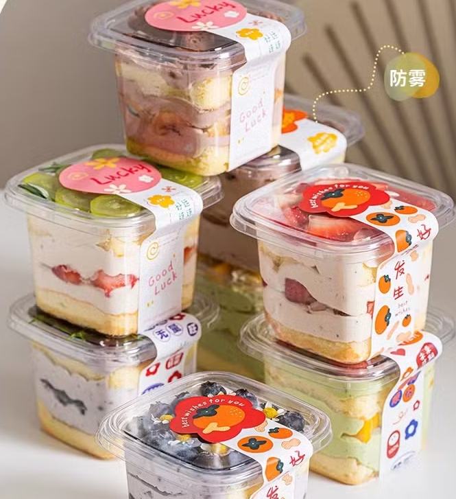 Gibt ein PS-Lebensmitteltablett im Vergleich zu einem PET-Lebensmitteltablett bei Kontakt mit heißen Lebensmitteln schädliche Chemikalien ab?